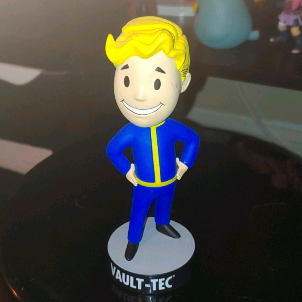Fallout 4 vault boy bobblehead